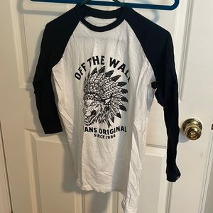 ♥️ Vans youth large super cool lion Indian Chief black and white 3/4 sleeve.